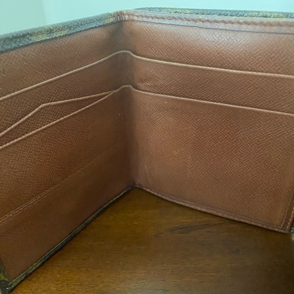 Louis Vuitton Vintage 1988 Monogram Elise Bifold Wallet on Chain - Picture 4 of 8